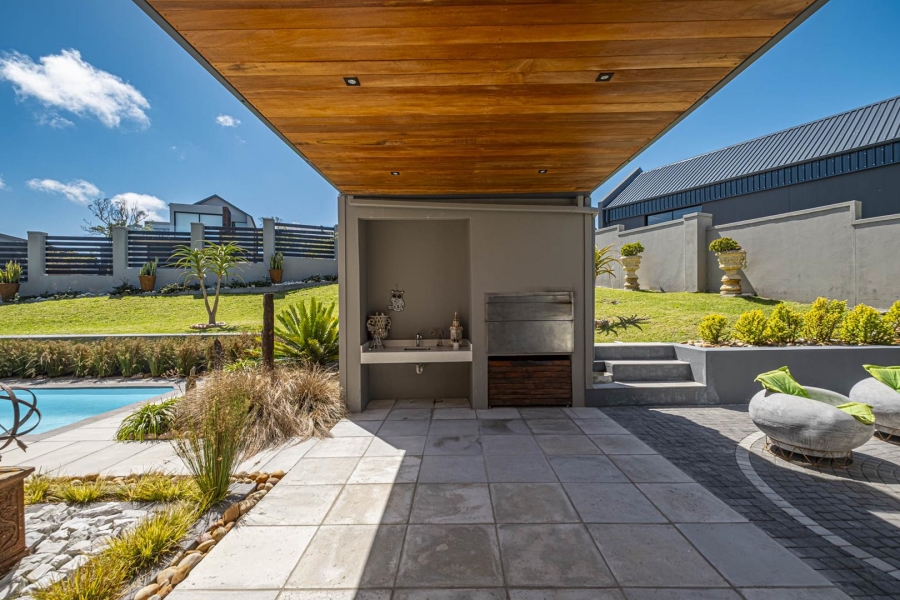 4 Bedroom Property for Sale in Kragga Kamma Eastern Cape